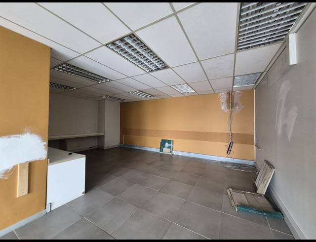 151M² OFFICE TO LET IN CRAIGHALL
